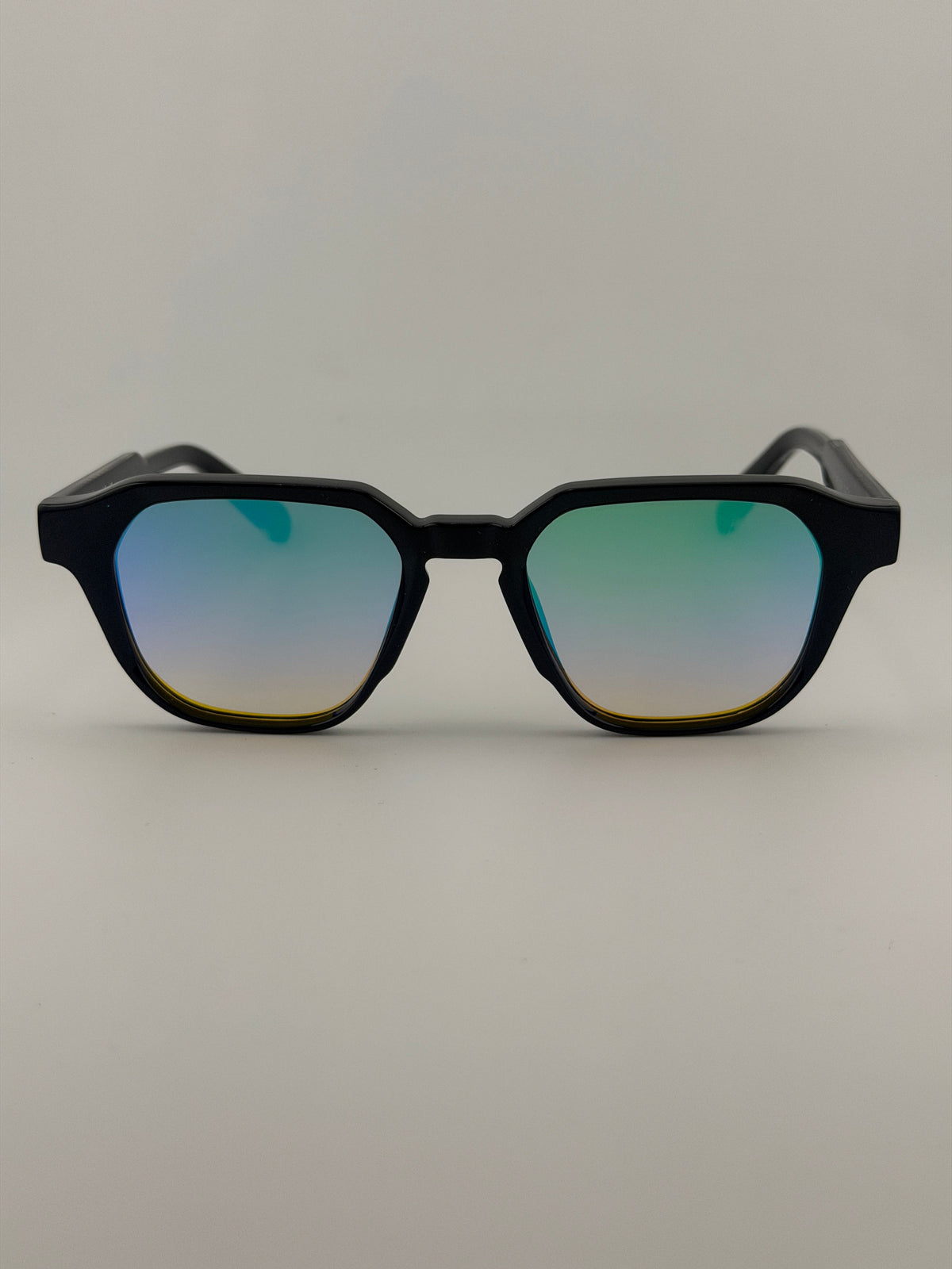 Prado noir reflet vert bleu