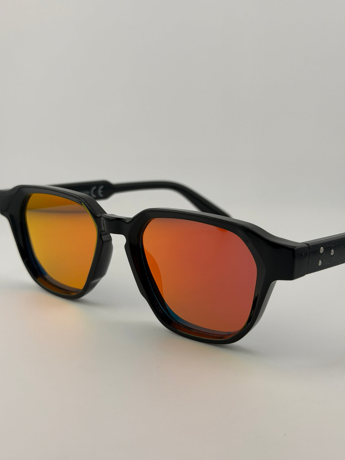 Prado black orange