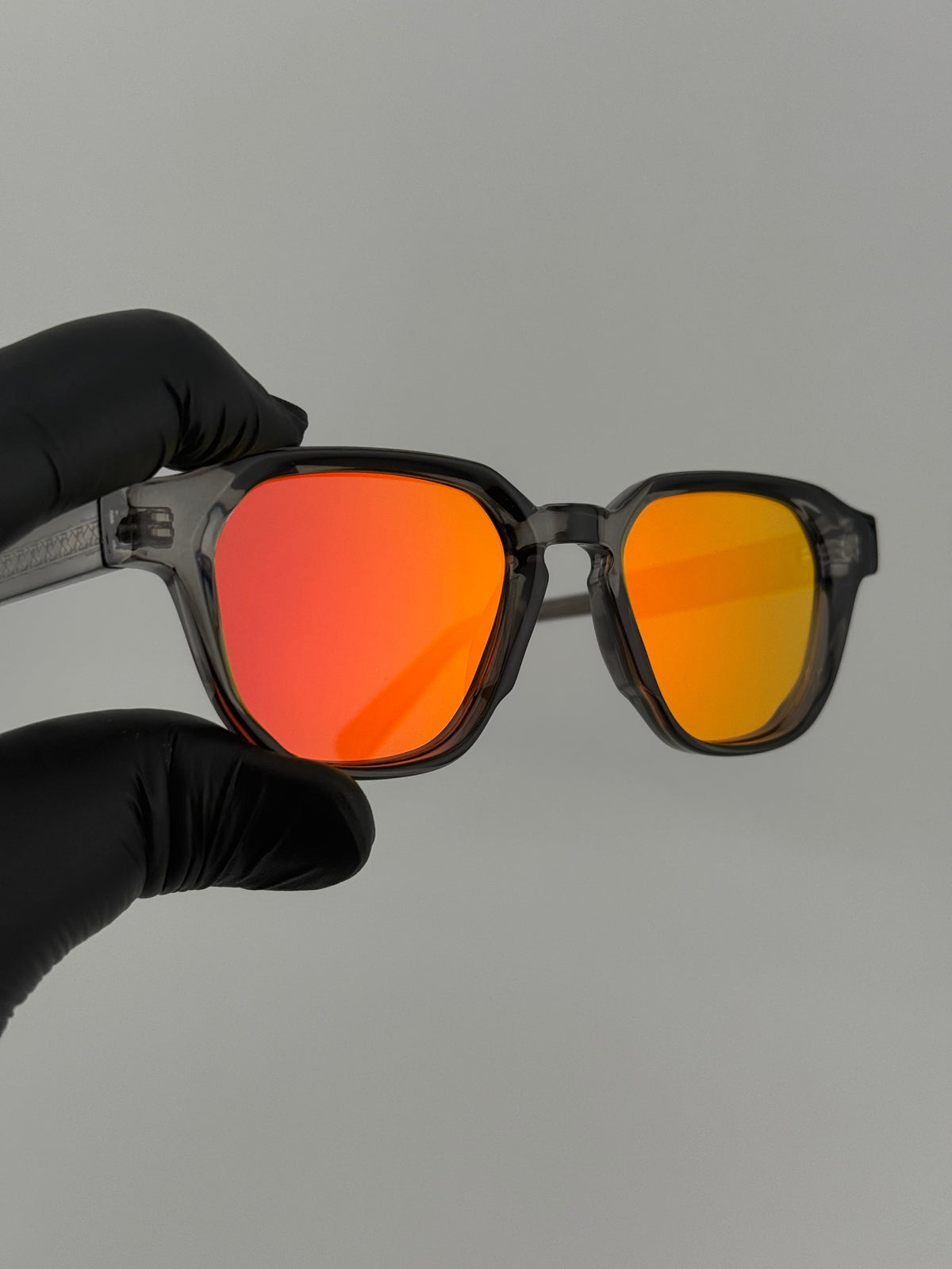 Prado miroir orange grise